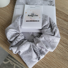 Load image into Gallery viewer, Grey Snowflake Tie Up Dog Bandana Set (Medium)