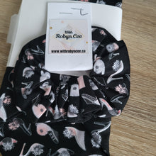 Load image into Gallery viewer, High Heels Tie Up Dog Bandana Set (Large)